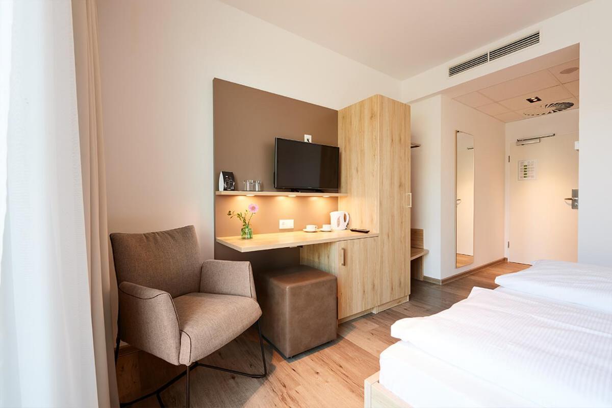 Sarah Hotel 3*