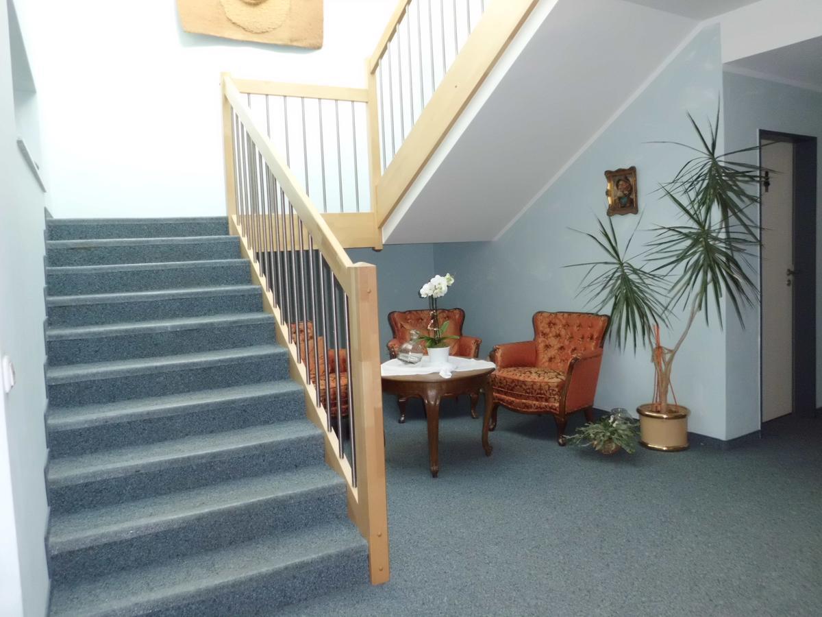 Sarah Hotel